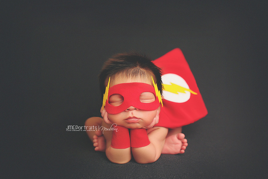bebe-deguise-flash-superheros